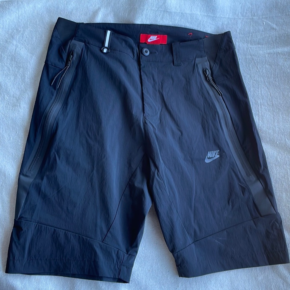 Nike tech shorts with zipper pockets